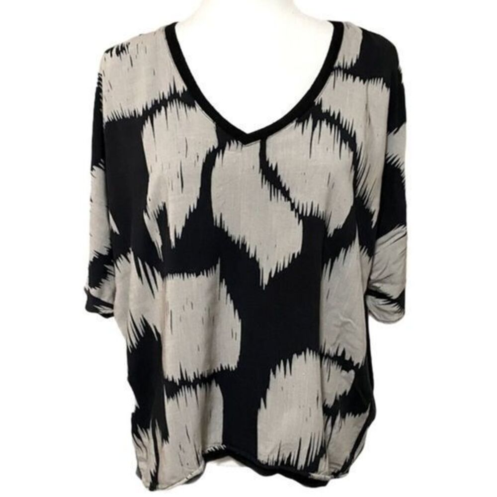 One A Women’s Knit Top